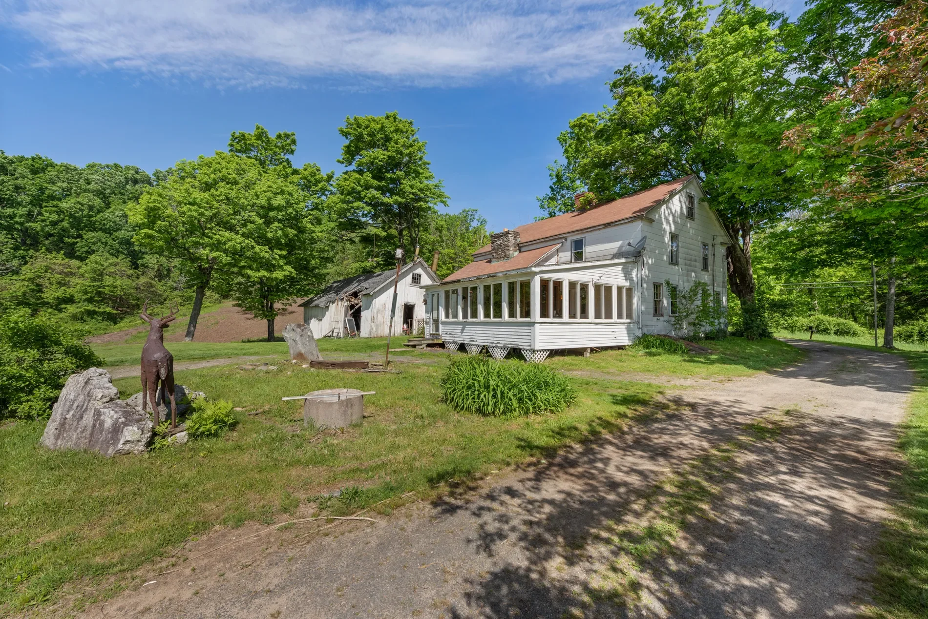 Exterior photo 8