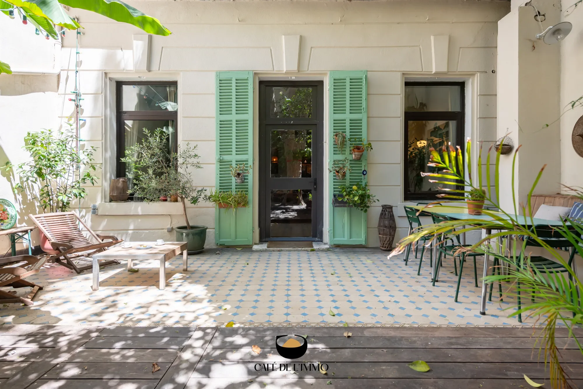 Exterior photo 8