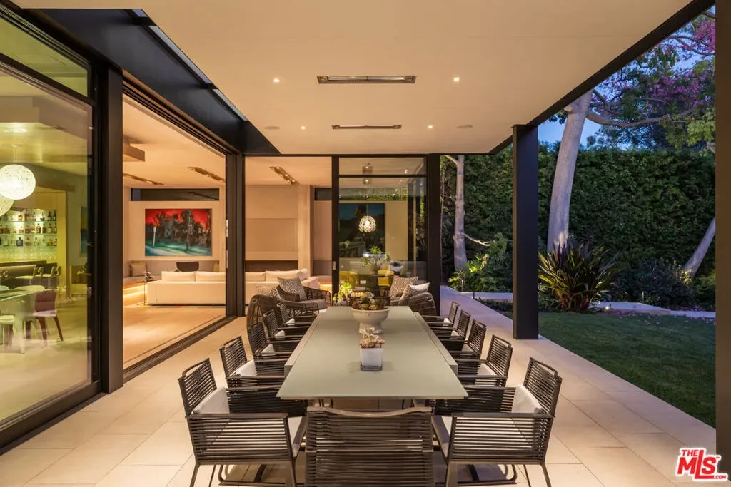 814 Toulon Drive, Los Angeles, California, United States. - Photo 24