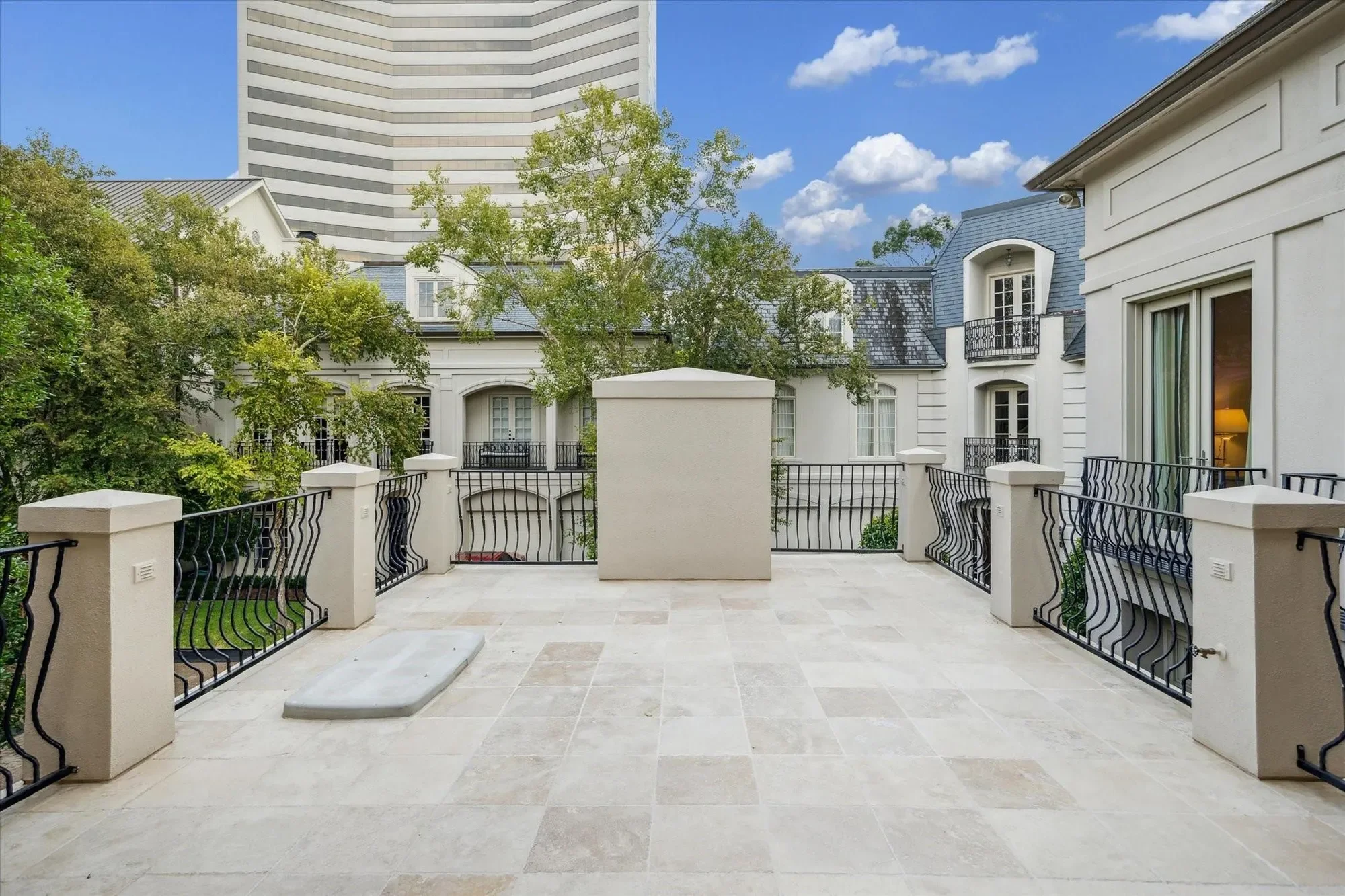 20 Eaton Square, Houston, Texas, United States. - Photo 32