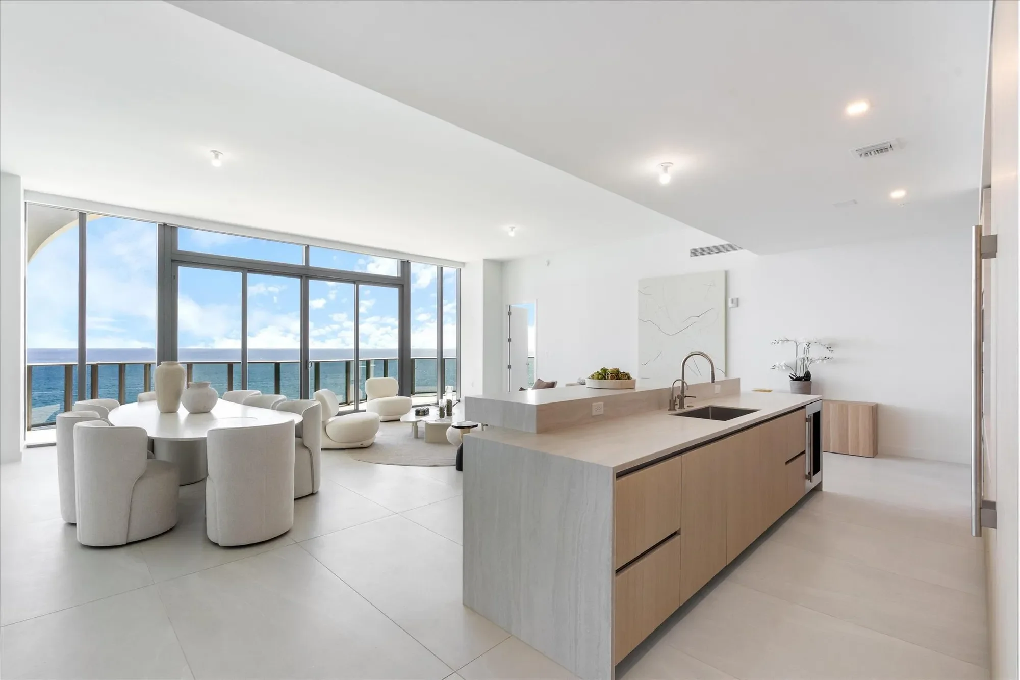 900 N Ocean Boulevard, Hillsboro Beach, Florida, United States. - Photo 2
