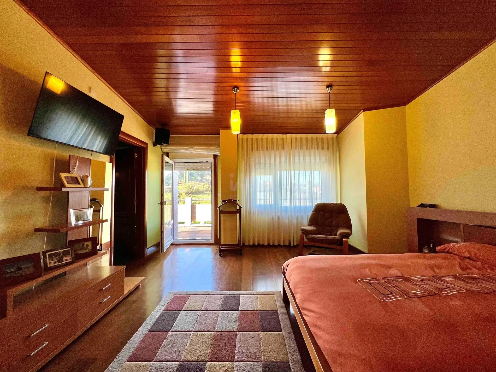 Gallery photo 12