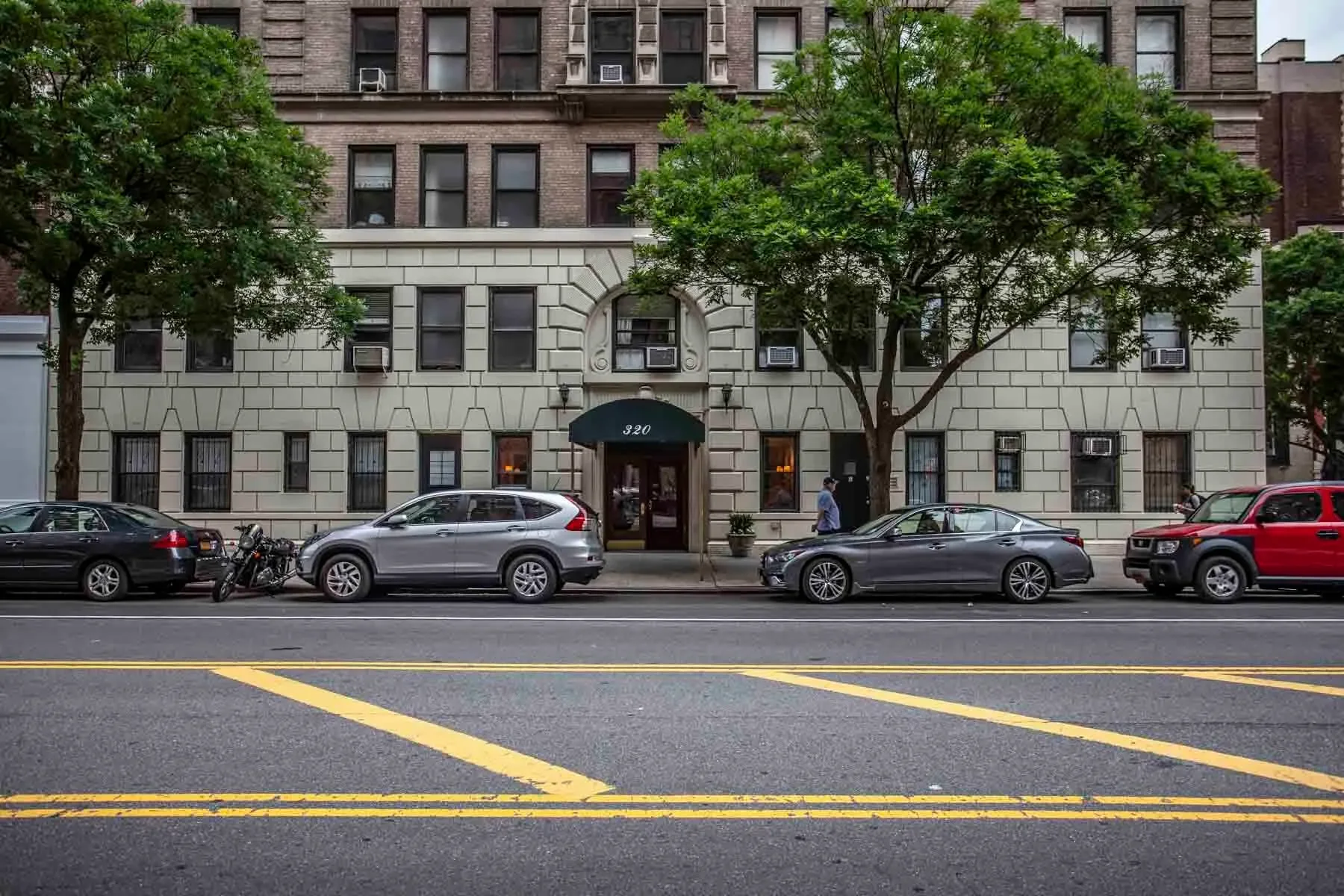 320 West End Avenue #4B, New York, New York, United States. - Hero Image
