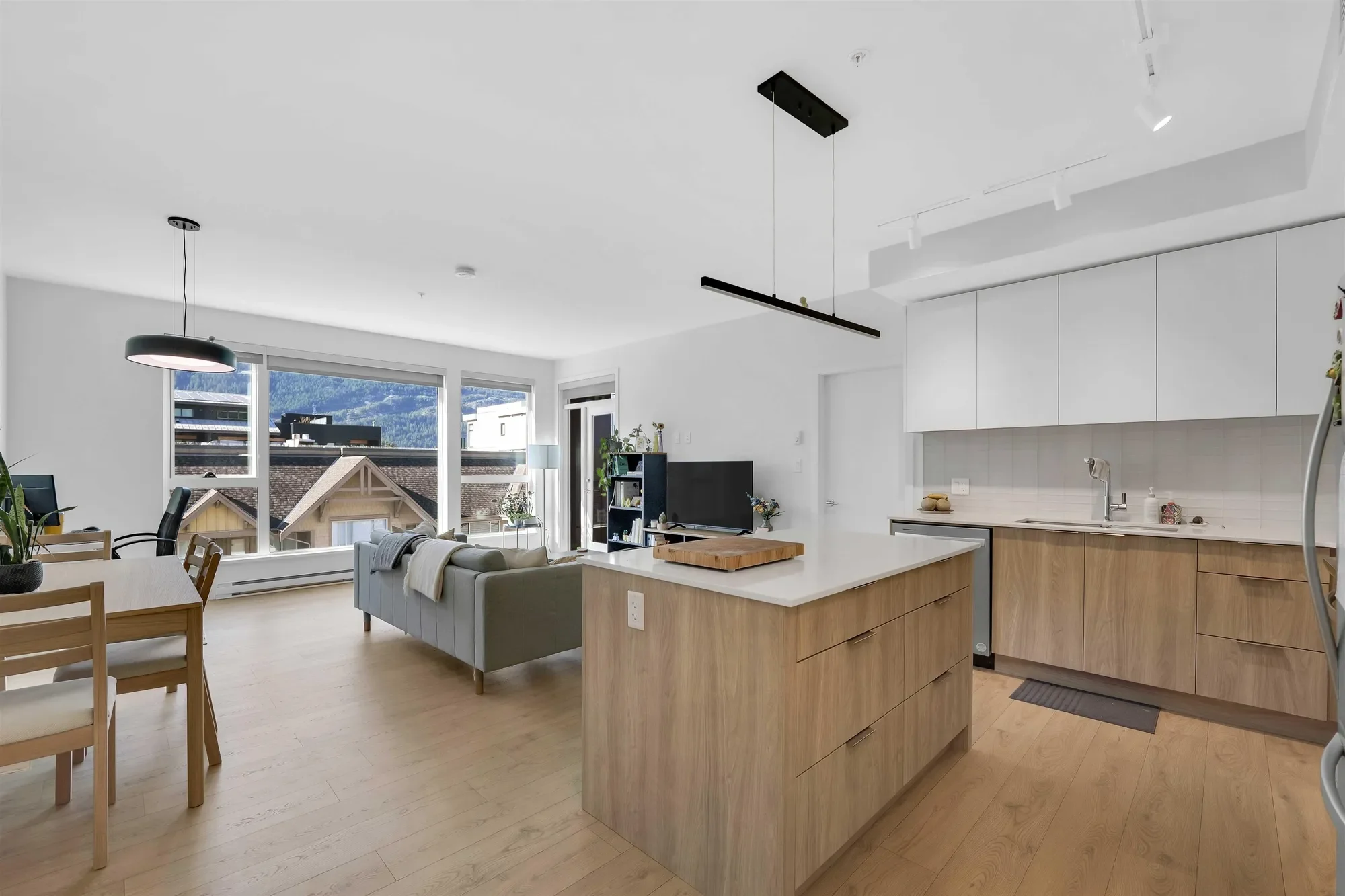 1365 Victoria Street 607, Squamish, British Columbia, Canada. - Photo 8