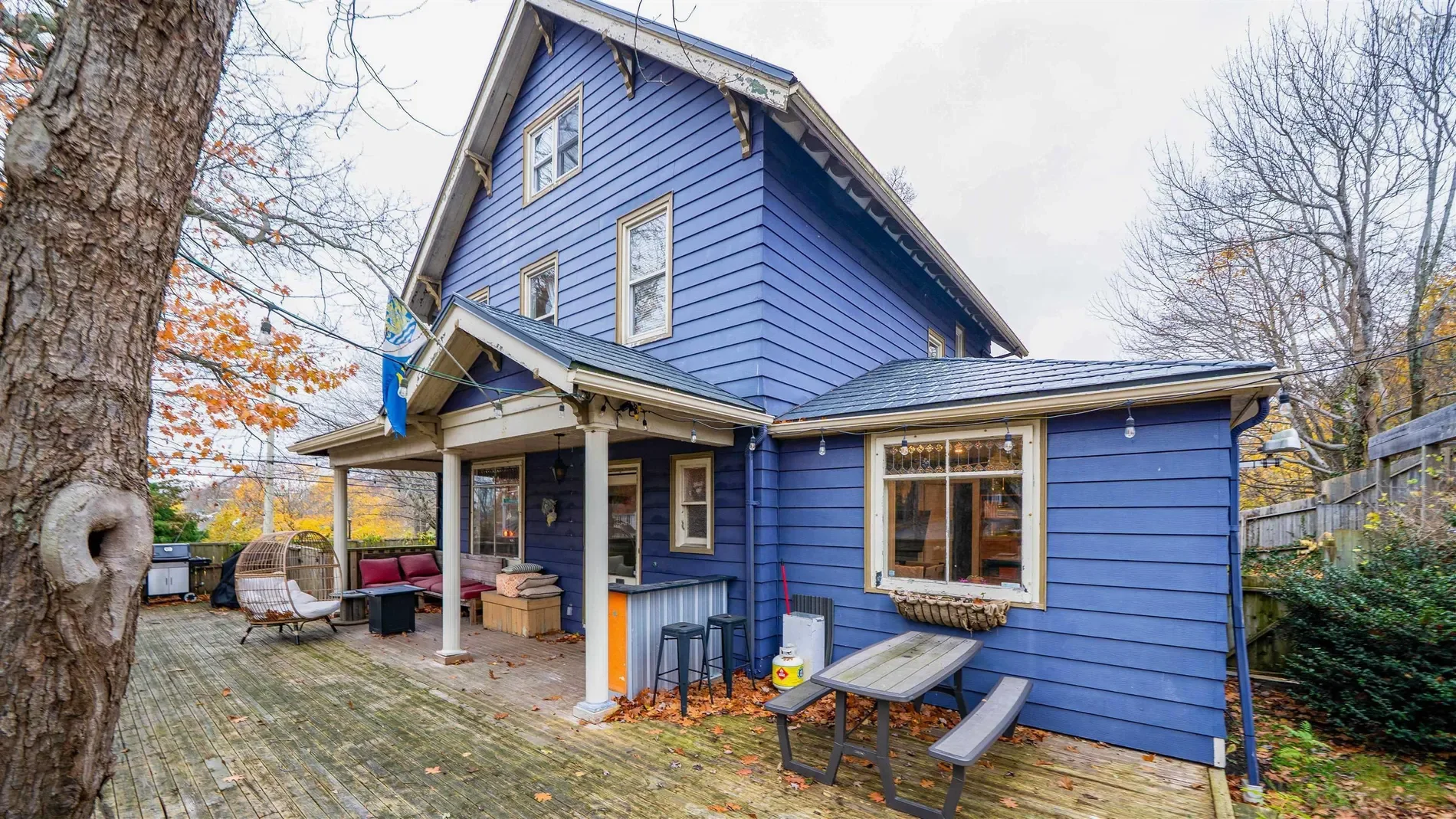 Exterior photo 4