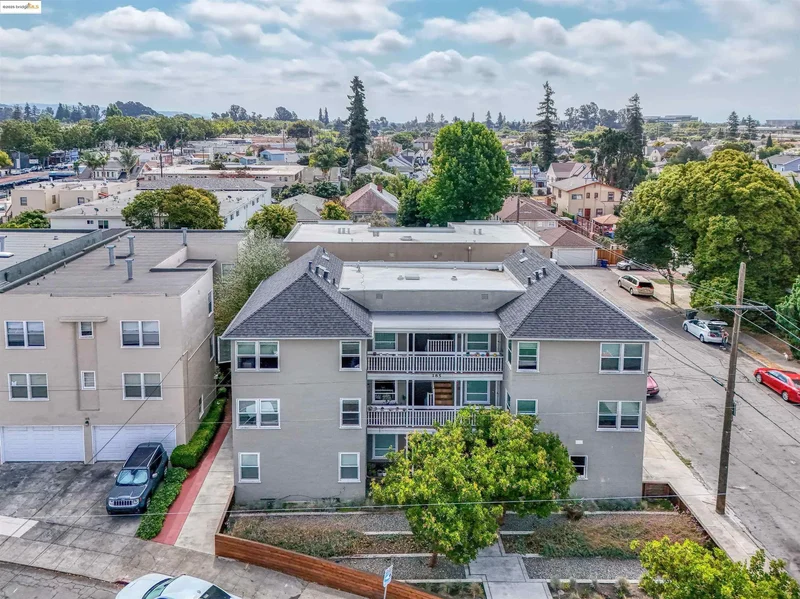 185 Belleview Dr, San Leandro, California, United States. - Photo 3