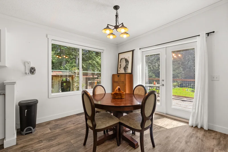 1751 Blower Rd, Sechelt, BC V7Z 0A6, Sechelt, British Columbia, Canada. - Photo 38