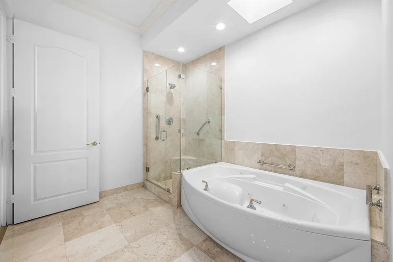 550 SE Mizner Boulevard #B906, Boca Raton, FL 33432, Boca Raton, Florida, United States. - Photo 27
