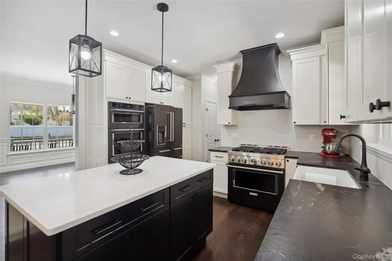 113 CURRANS Road, Middle Island, New York, United States. - Photo 19