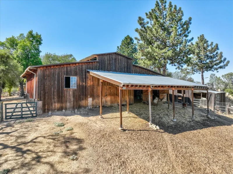 31331 Hogans Mountain Road, Coarsegold, CA 93614, Coarsegold, California, United States. - Photo 47