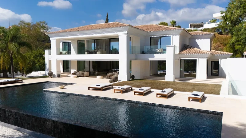 Spectacular 7-Bedroom Luxury Villa with Heated Pool, Sea & Mountain Views, Jacuzzi and Gym in Exclus