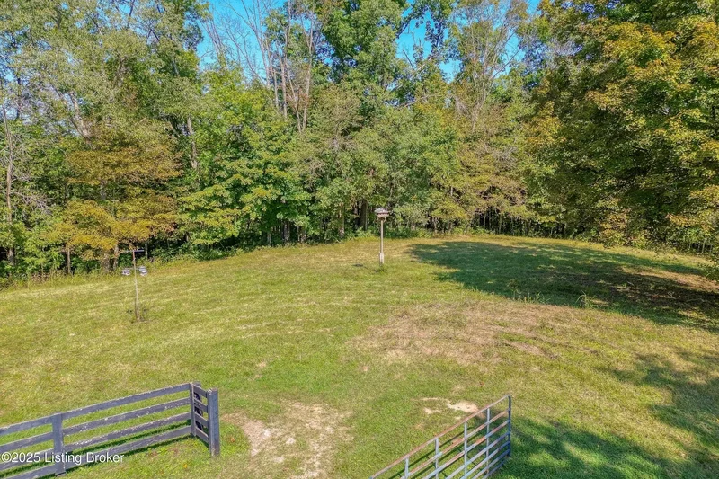 18240 Hobbs Creek Rd, Fisherville, KY 40023, Watterson Park, Kentucky, United States. - Photo 52