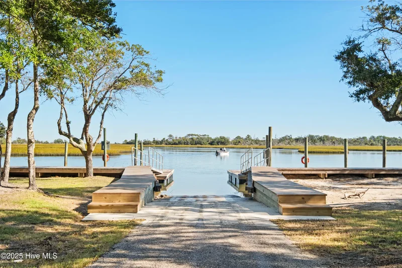 219 N Bald Head Wynd 12b, Southport, North Carolina, United States. - Photo 37