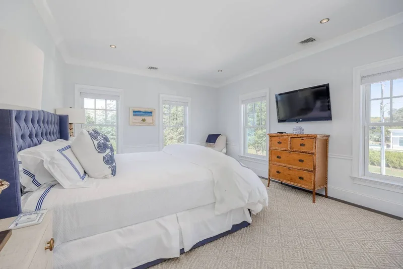 70 Peconic Avenue, Shelter Island Heights, New York, United States. - Photo 41