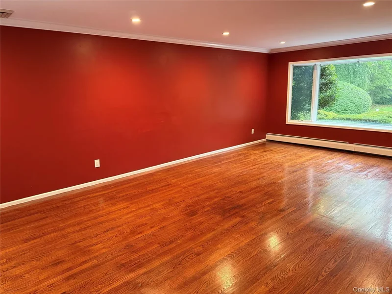 8 Lisa Drive, Huntington Station, New York, United States. - Photo 11