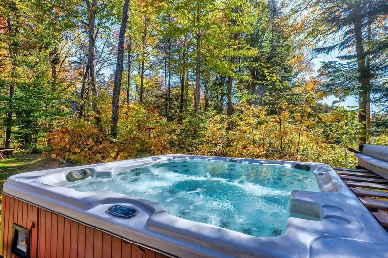 620 Ch. des Pionniers, Village de Labelle, Quebec, Canada. - Photo 18