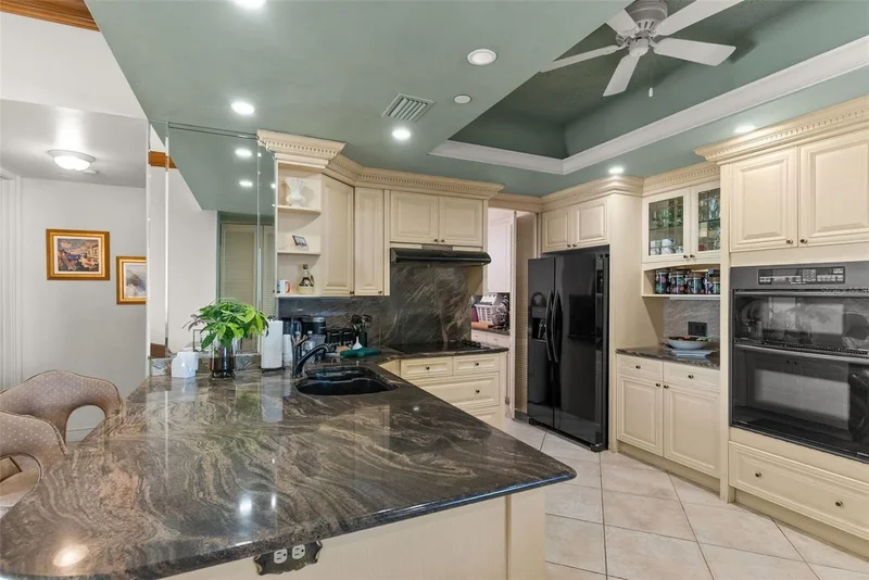 1560 GULF BOULEVARD 602, Clearwater, Florida, United States. - Photo 14