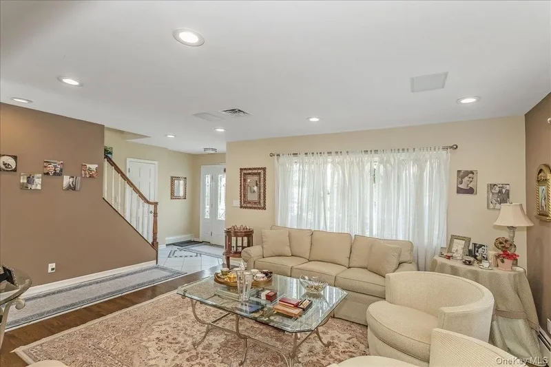 922 N 1st Street, New Hyde Park, NY, 11040, USA, New Hyde Park, New York, United States. - Photo 10