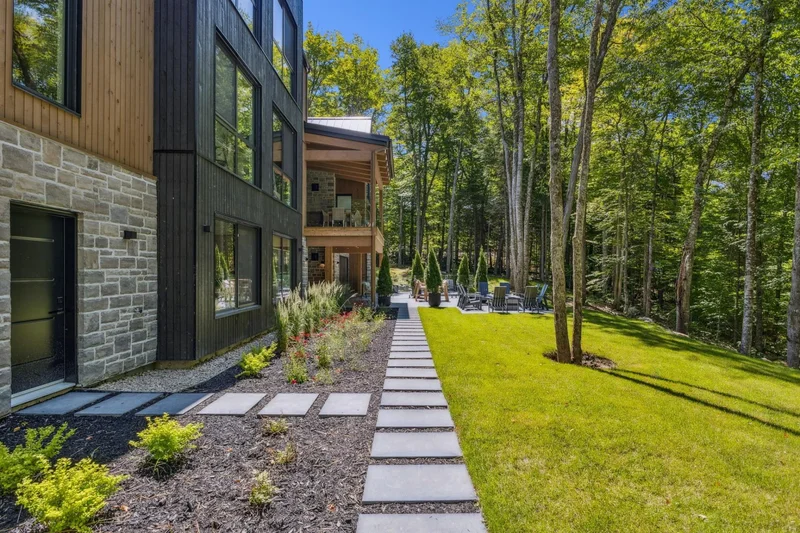 16 Ch. du Chasseur, Mont-Tremblant, Quebec, Canada. - Photo 21