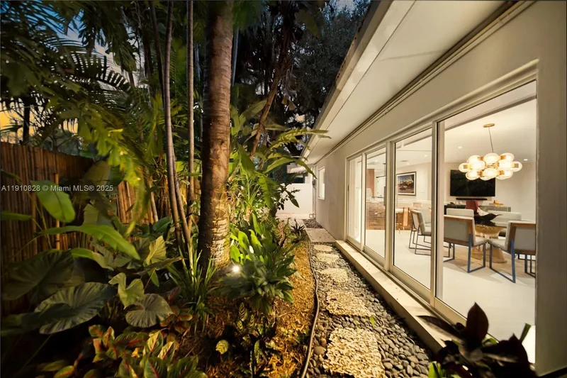 1075 NE 99th St, Miami, Florida, United States. - Photo 51