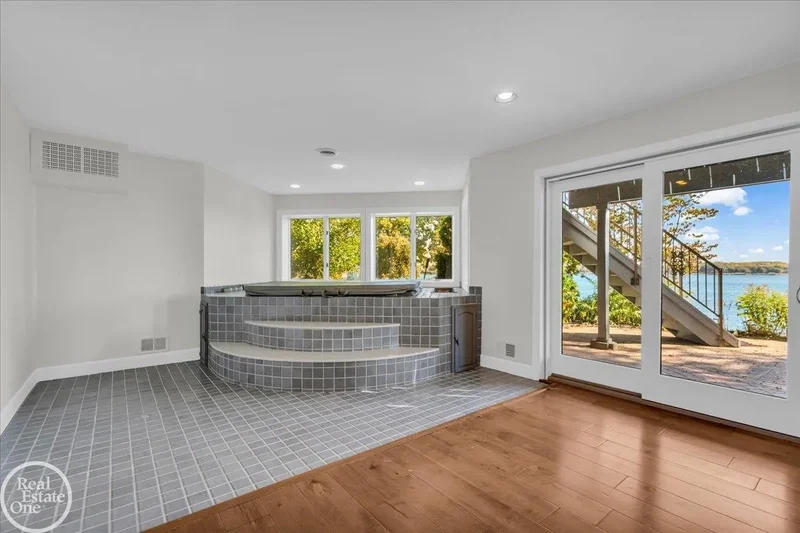 770 N Riverside, Saint Clair, MI, 48079, USA, Saint Clair, Michigan, United States. - Photo 50