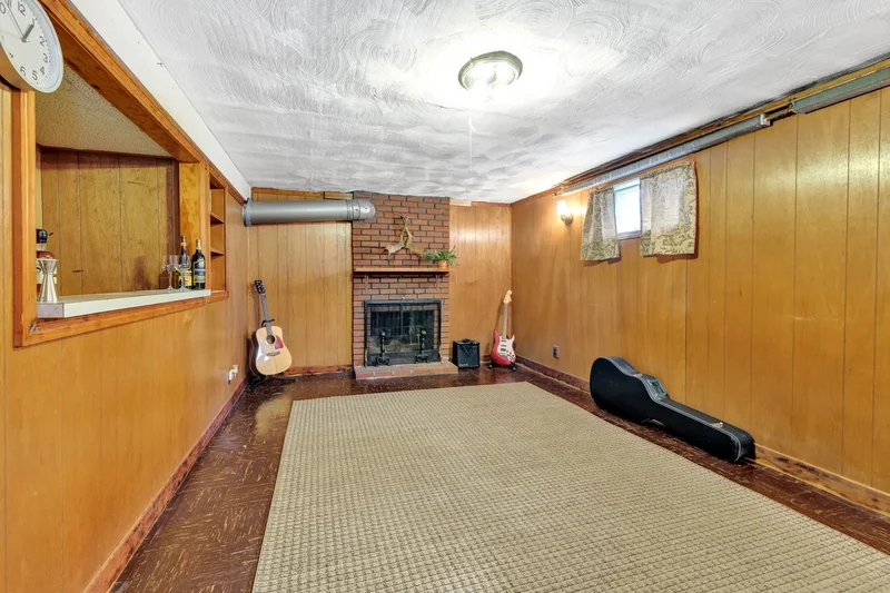 19 Wilbur Ave , Arlington, MA 02476, Arlington, Massachusetts, United States. - Photo 24