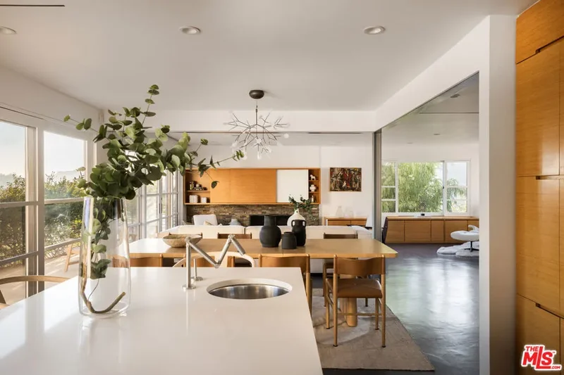 6300 Mulholland Highway, Los Angeles, California, United States. - Photo 2