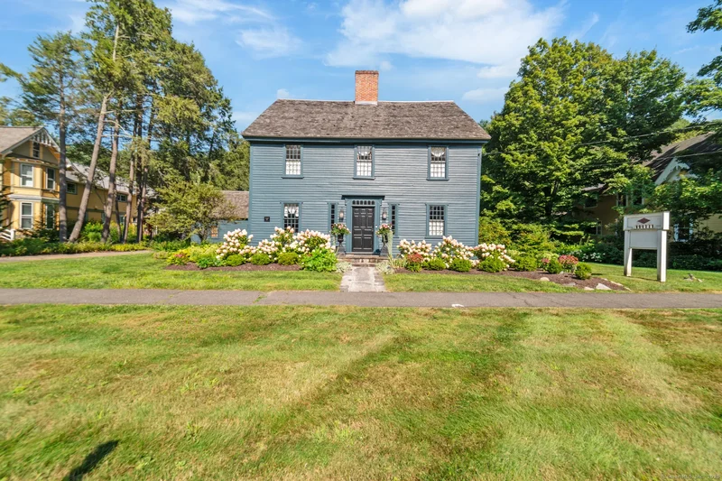 337 Main Street South, Woodbury, Connecticut, United States. - Photo 2