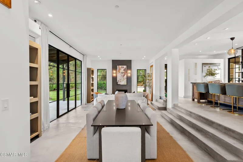 33235 Mulholland Highway, Malibu, CA 90265, Malibu, California, United States. - Photo 60