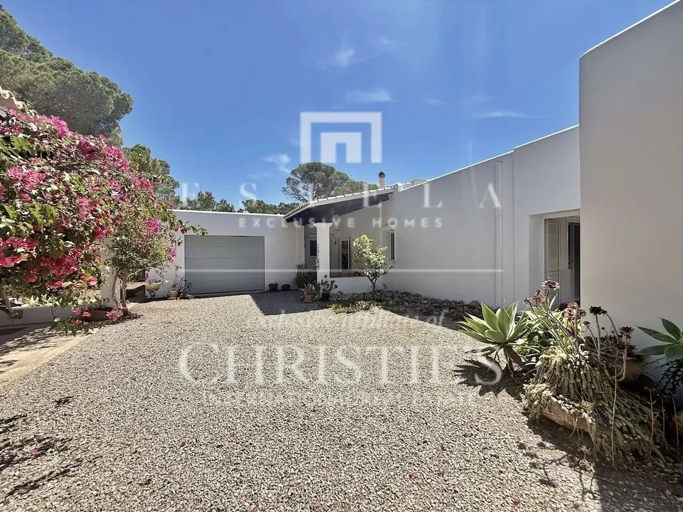 Exterior photo 9