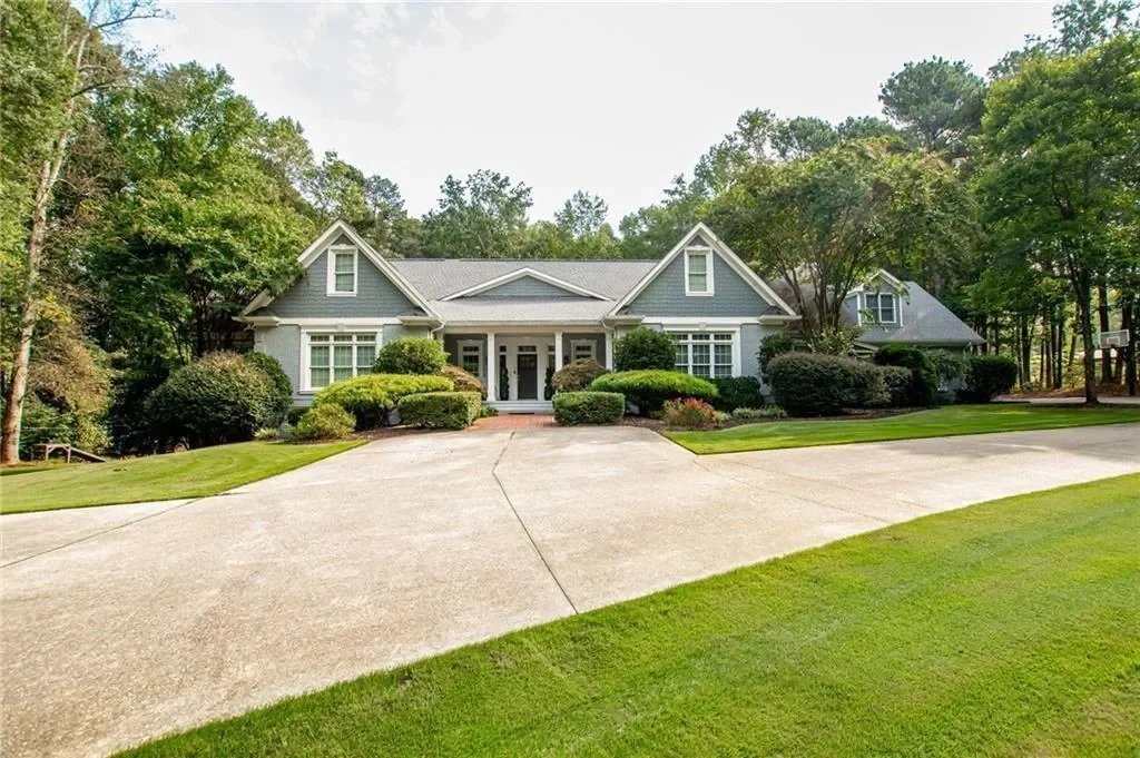 Single Family Residence in Buford