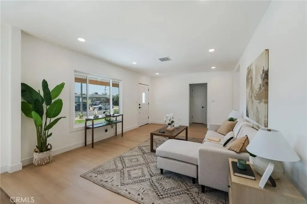 4224 Falcon, Signal Hill, California, United States. - Photo 9