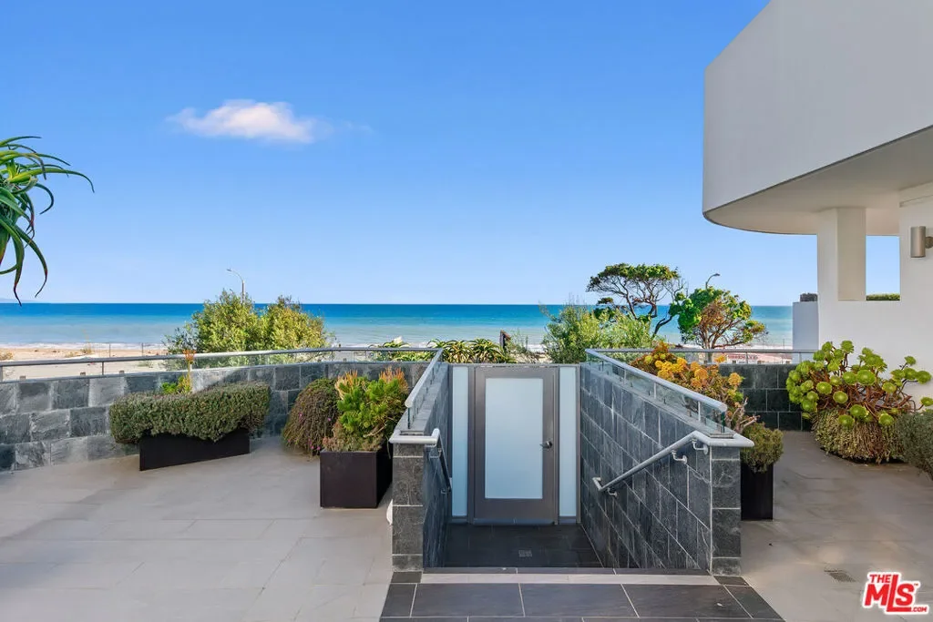 22065 Pacific Coast Highway 7, Malibu, California, United States. - Photo 51