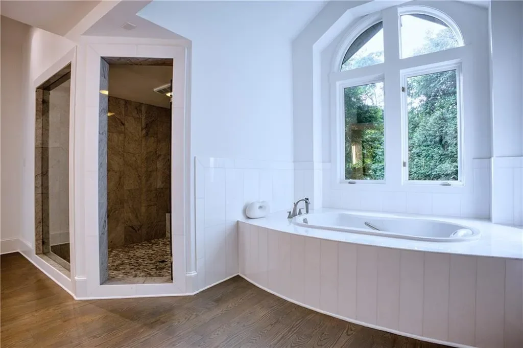 2883 W Roxboro Road NE, Atlanta, Georgia, United States. - Photo 19