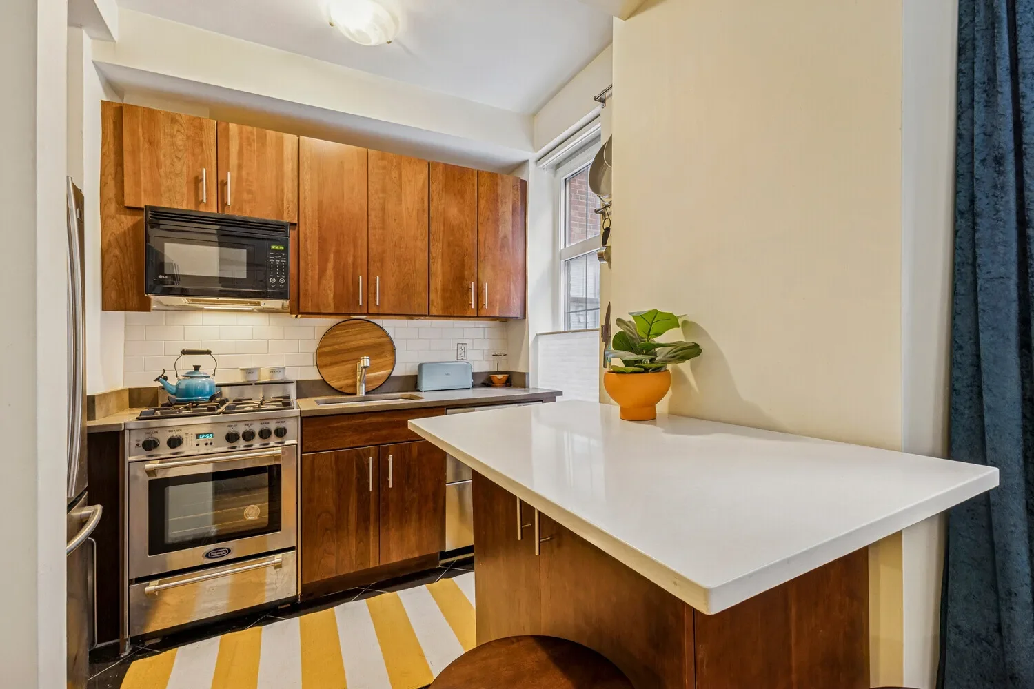 London Terrace, 465 W 23RD ST, New York, New York, United States. - Photo 3