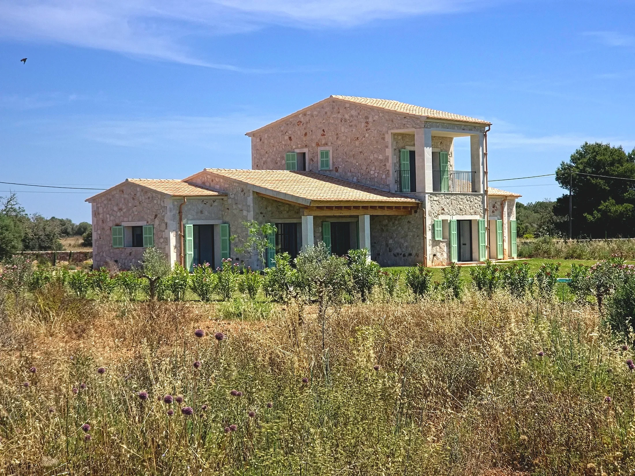 Exterior photo 6