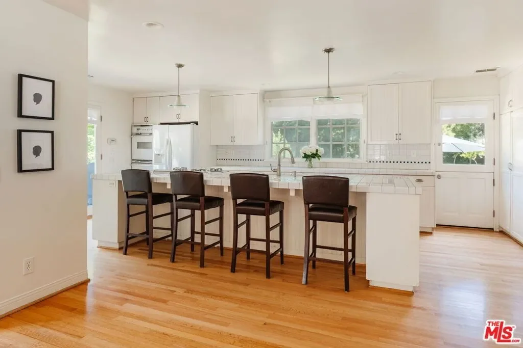 1520 Bonnell Drive, Topanga, California, United States. - Photo 6
