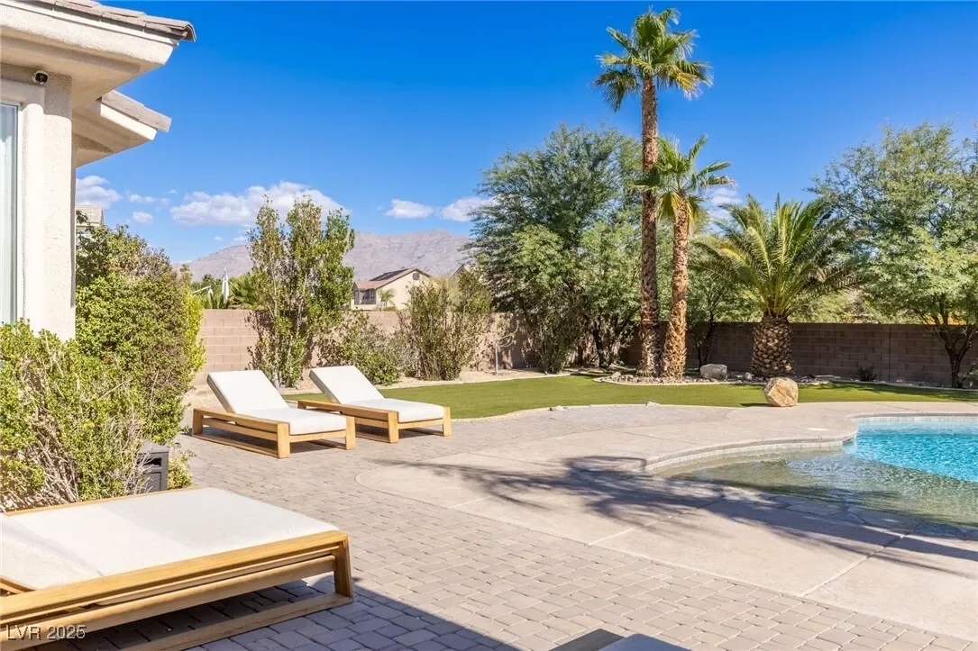 7304 Buttons Ridge Drive, Las Vegas, Nevada, United States. - Photo 48
