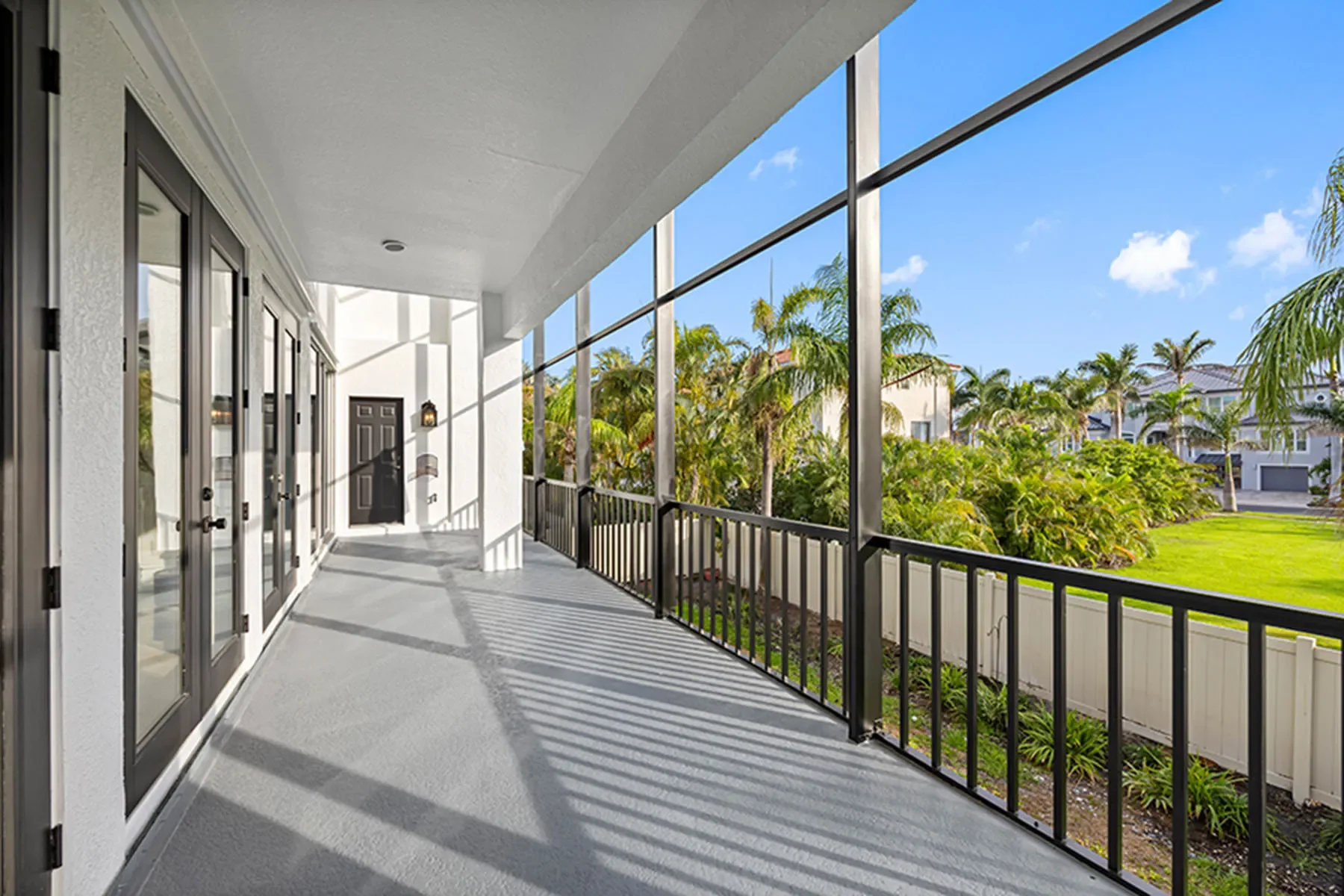 Exterior photo 3