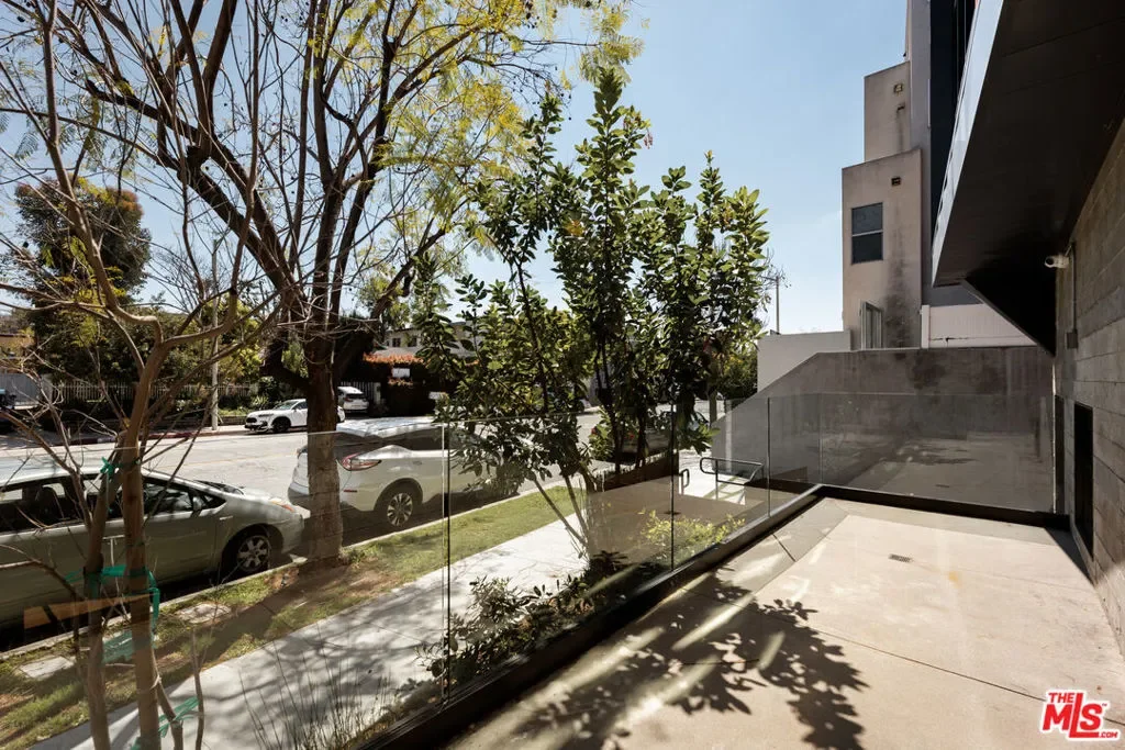 1033 N Vista Street D, Los Angeles, California, United States. - Photo 5
