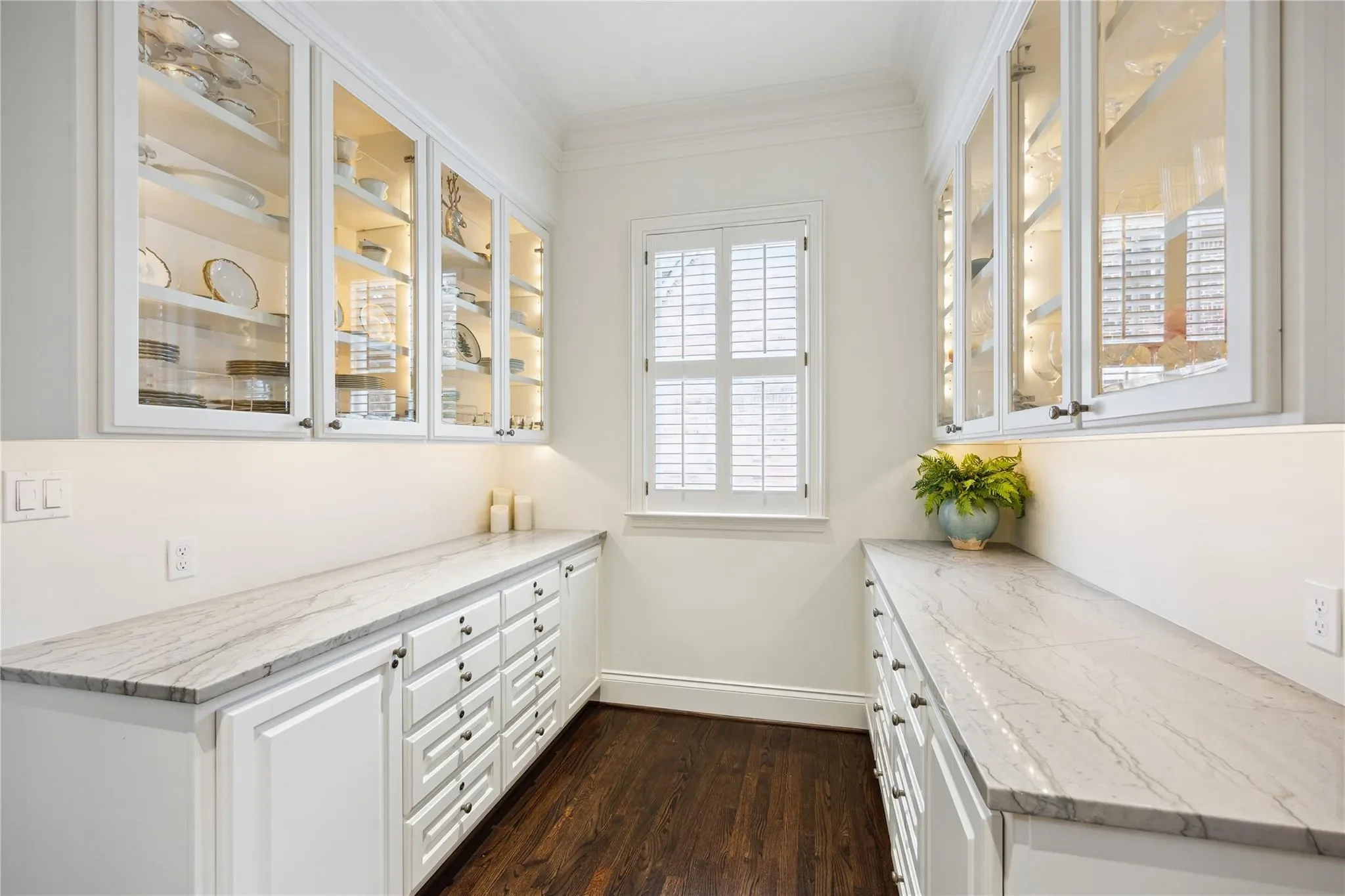 2413 Brentwood Drive, Houston, Texas, United States. - Photo 8