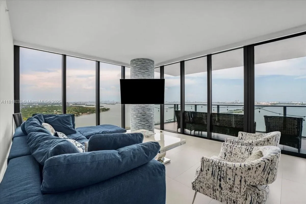 3131 NE 7th Ave 3306, Miami, Florida, United States. - Photo 2