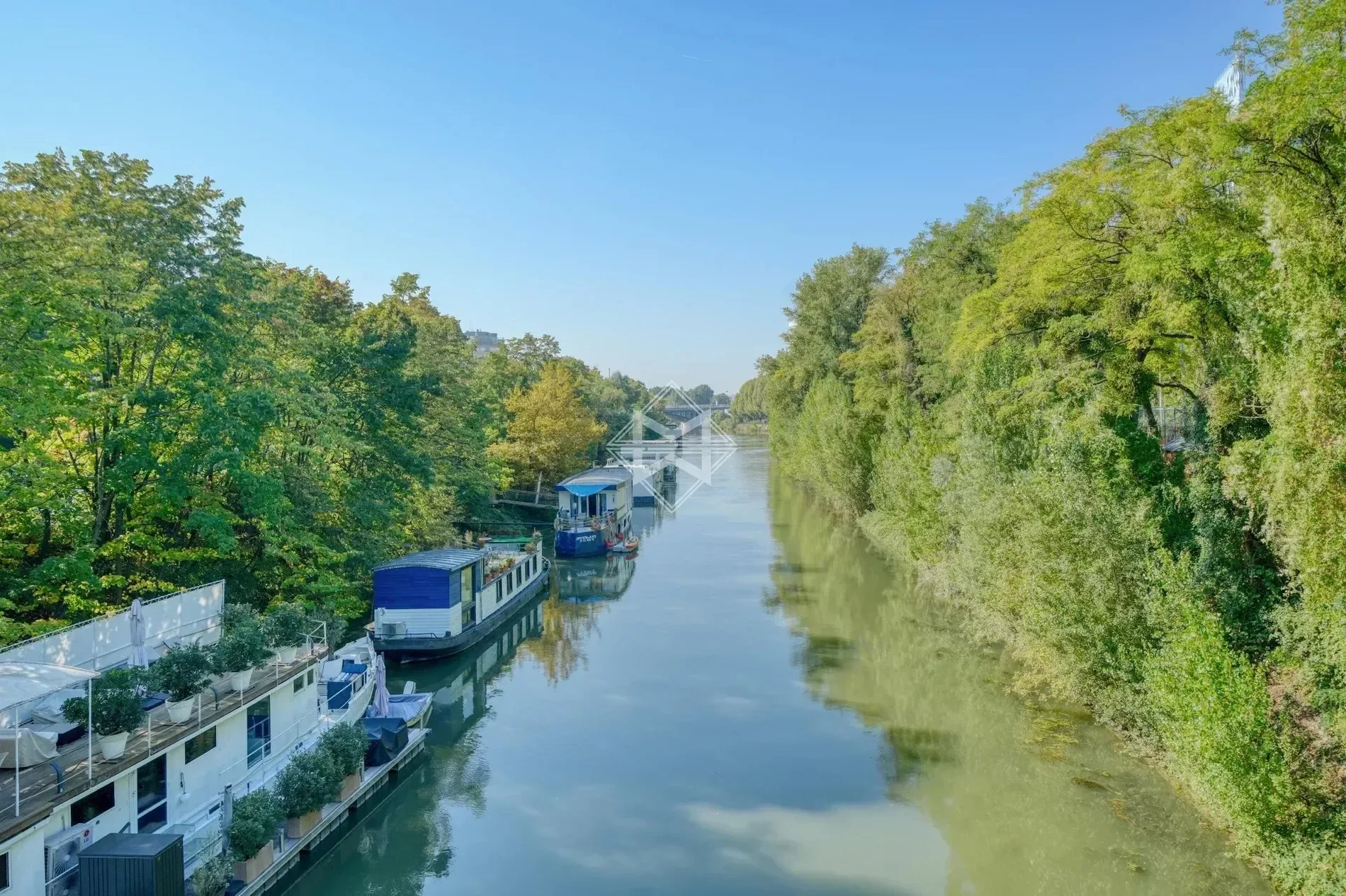 Neuilly-sur-Seine, Île-de-France, France. - Photo 1