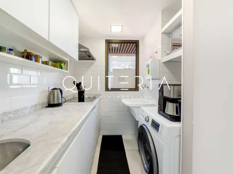 Apartamento para Locação e Venda Na Av. Vieira Souto Posto 10 com 2 Suítes 1 Vaga Portaria 24hs