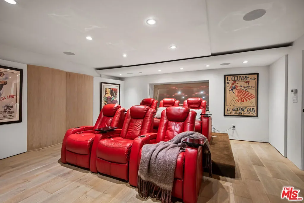 9928 Toluca Lake Avenue, Los Angeles, California, United States. - Photo 10