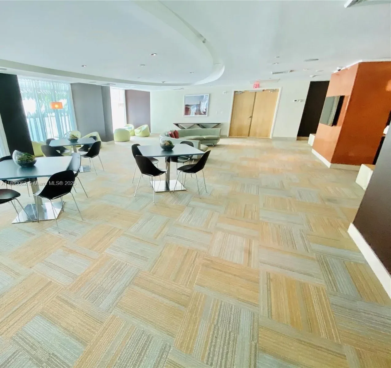 950 Brickell Bay Dr, #3710, Miami, Florida, United States. - Photo 24