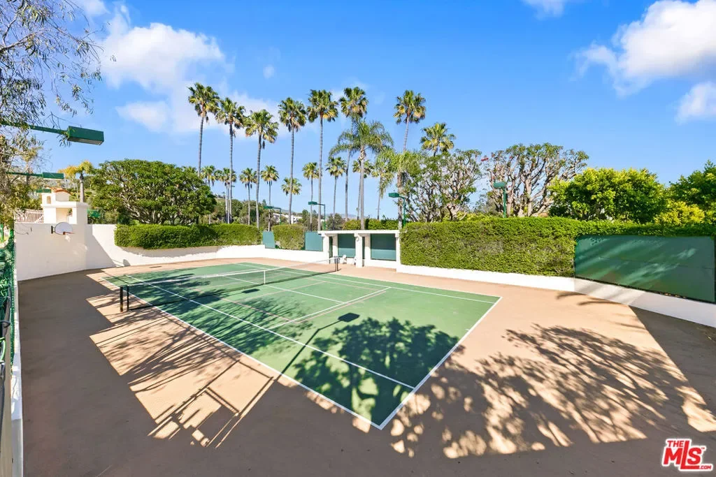 6477 Zuma View Place 125, Malibu, California, United States. - Photo 24