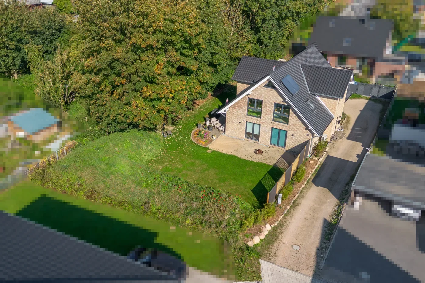 Exterior photo 3