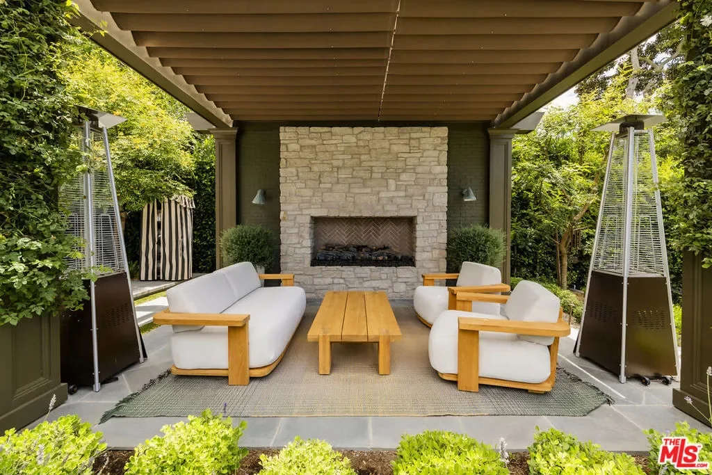1529 Amalfi Drive, Los Angeles, California, United States. - Photo 14