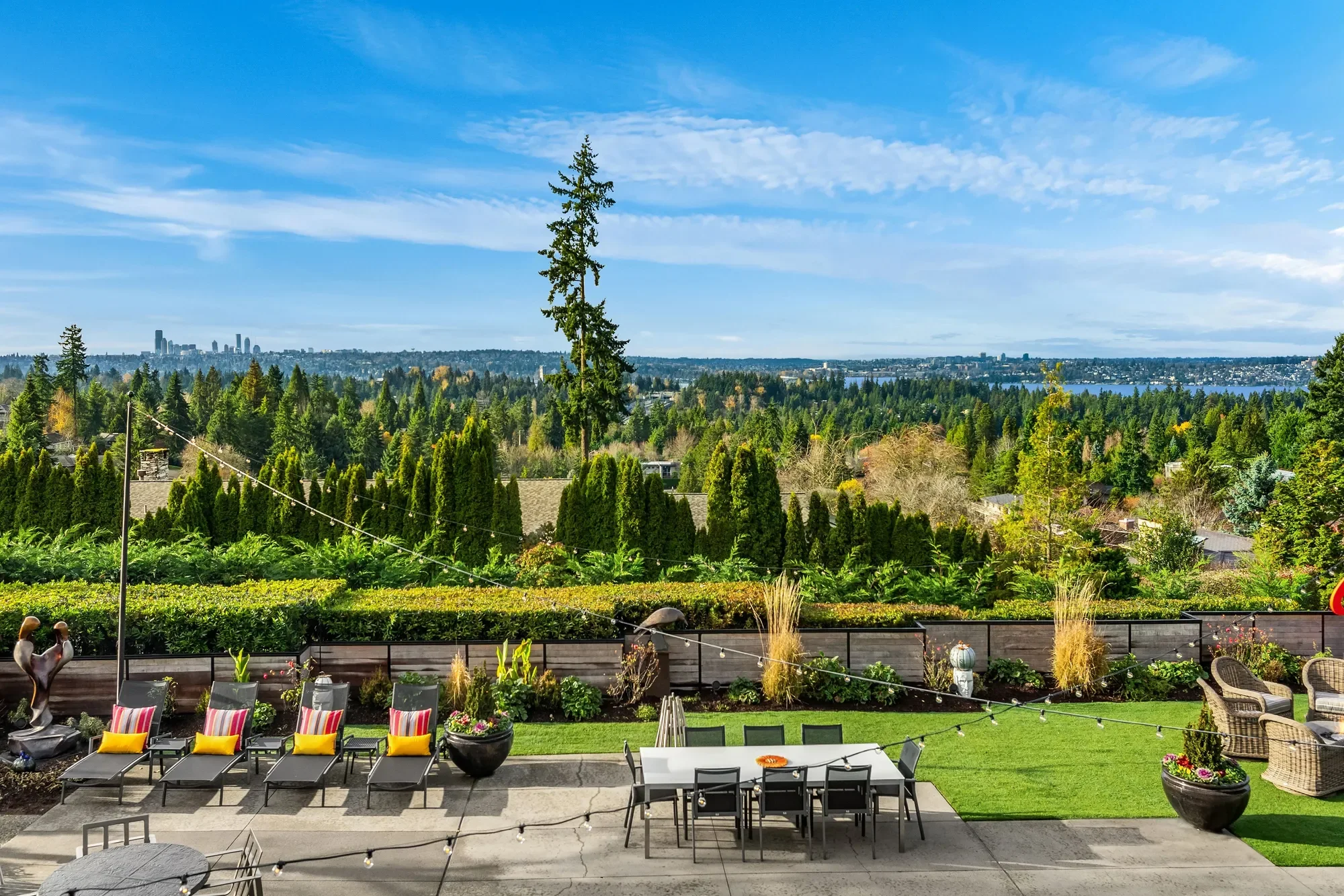 9600 Northeast 28th Street , Clyde Hill, WA 98004, Bellevue, Washington, United States. - Photo 12